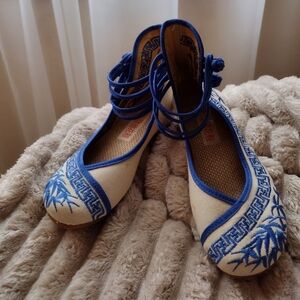 Elegant Blue Embroidered Canvas Women's Shoes